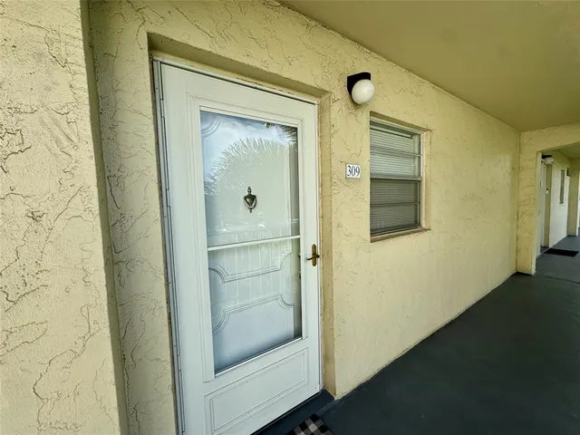 $1,250 | 130 Northeast 26th Avenue, Unit 309, Boynton Beach, FL 33435