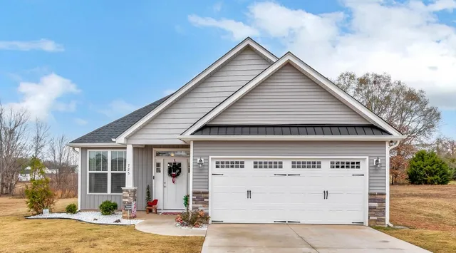 $318,000 | 725 East Osprey Lane, Cowpens, SC 29330