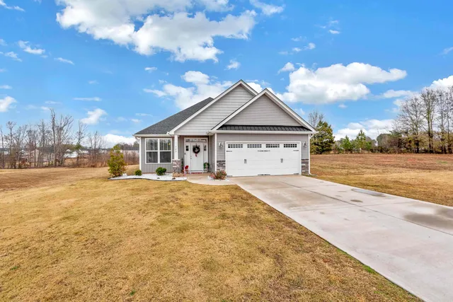 $318,000 | 725 East Osprey Lane, Cowpens, SC 29330