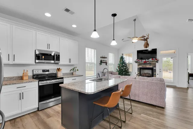 $318,000 | 725 East Osprey Lane, Cowpens, SC 29330