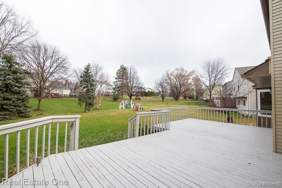 2284 North Fairview Lane Rochester, MI 48306 - Photo 11 of 21 _OL_5580_w022.jpg