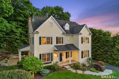 $1,695,000 | 2 Gino's Way, Ridgefield, CT 06877
