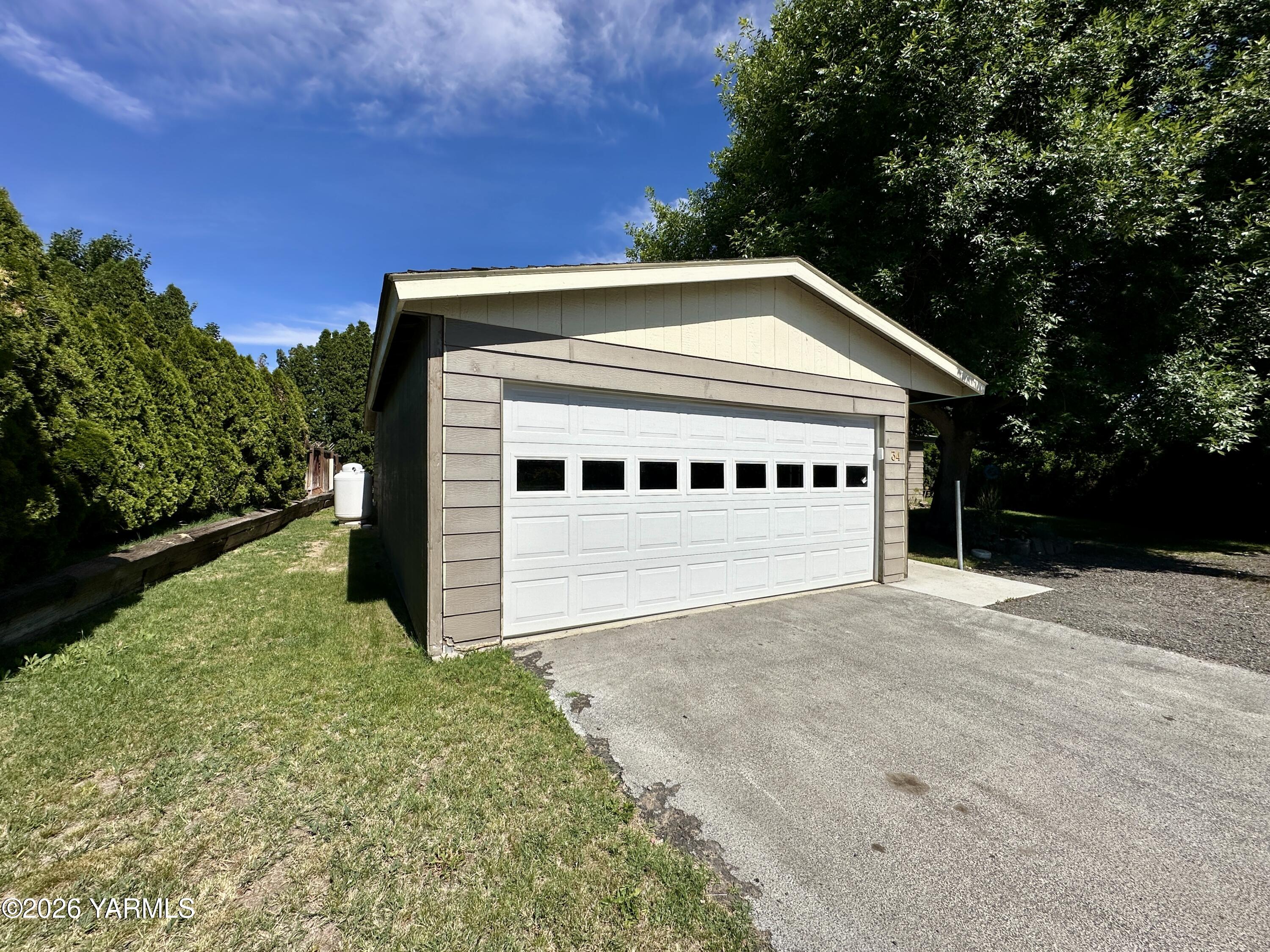 3701 Gun Club Road, Unit 34 Yakima, WA 98901 - Photo 2 of 22 2 car Garage