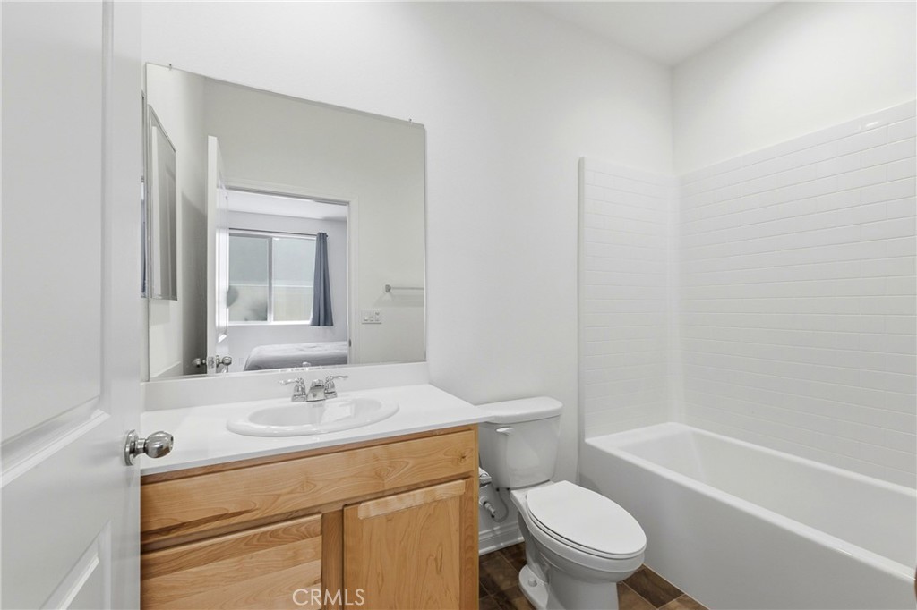 711 Ballesteros Street Perris, CA 92571 - Photo 20 of 39 Bathroom 3