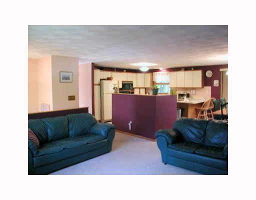 24 Beaver Road Barrington, RI 02806 - Photo 4 of 8 Living Room.