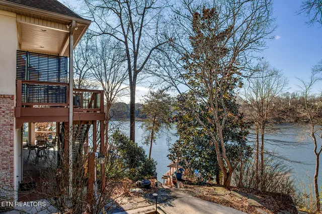 $1,950,000 | 207 Amega Trace, Loudon, TN 37774