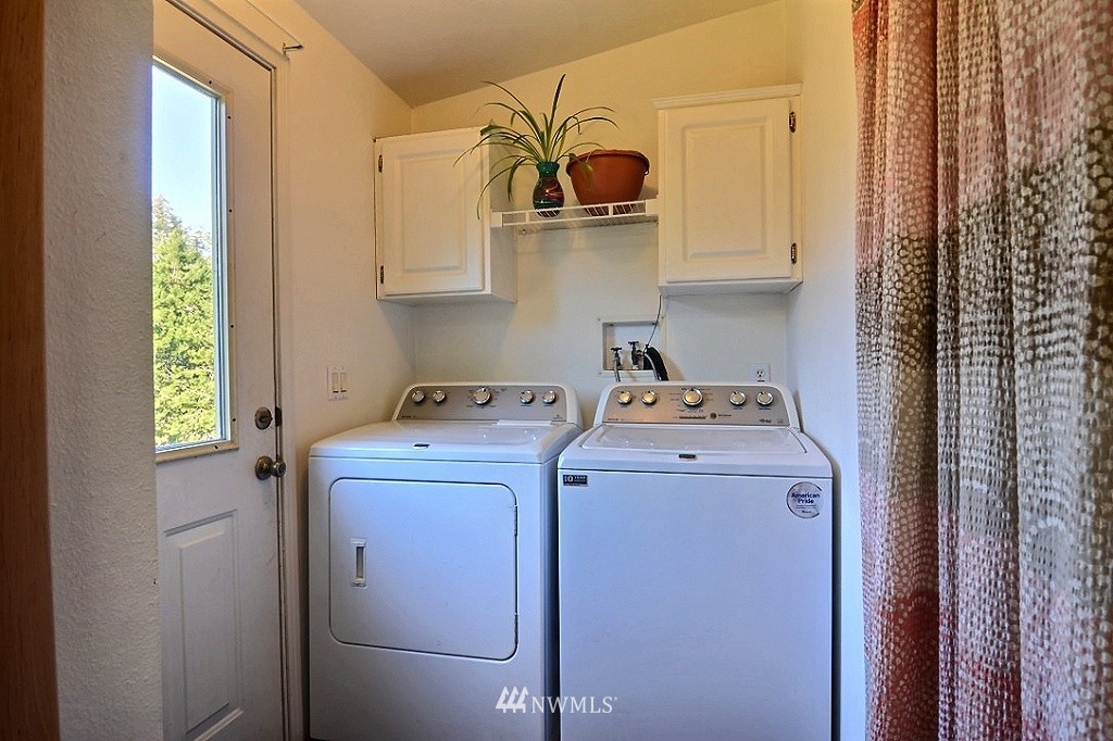 4058 Southwest Hunter Road Port Orchard, WA 98367 - Photo 15 of 17 Gallery Image 15