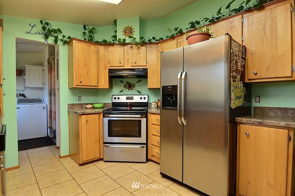 4058 Southwest Hunter Road Port Orchard, WA 98367 - Photo 5 of 17 Gallery Image 5