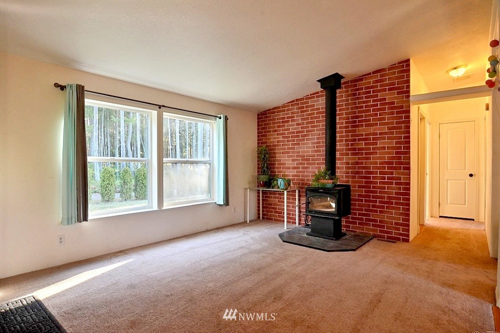 4058 Southwest Hunter Road Port Orchard, WA 98367 - Photo 6 of 17 Gallery Image 6