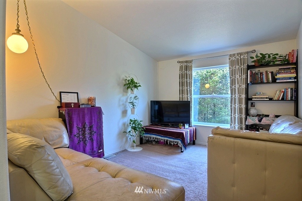4058 Southwest Hunter Road Port Orchard, WA 98367 - Photo 8 of 17 Gallery Image 8