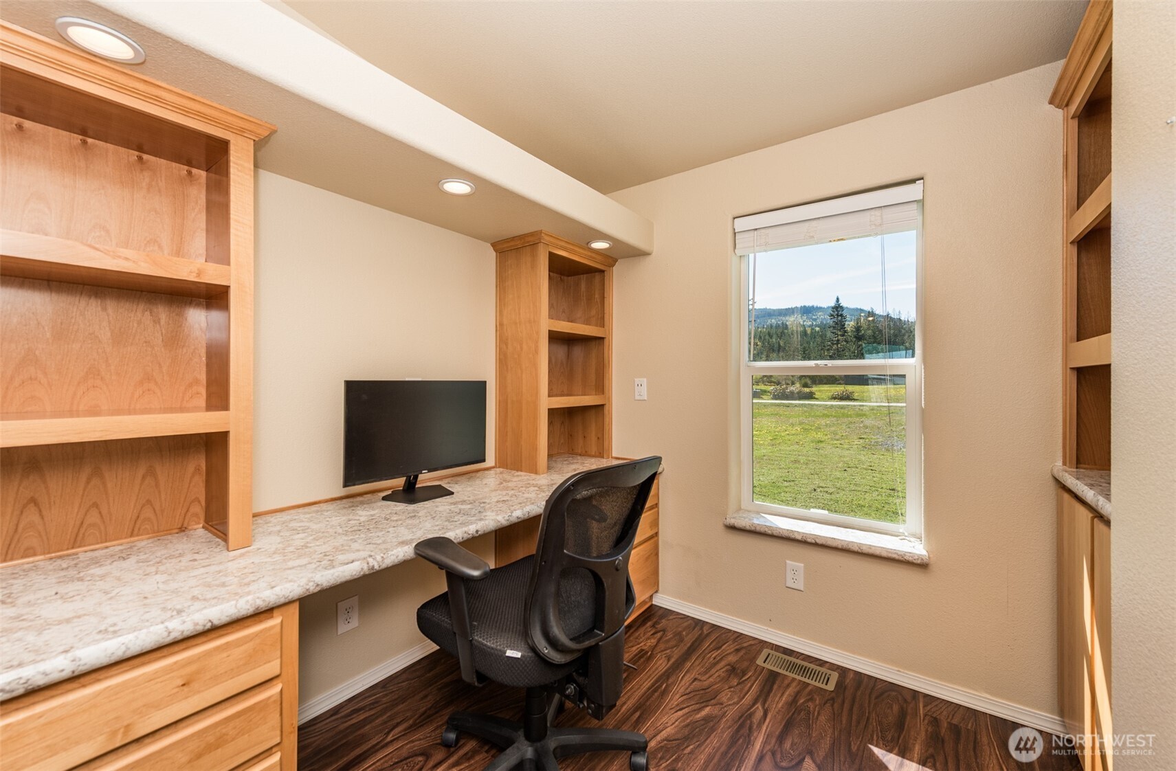 25 Michelle Lane Sequim, WA 98382 - Photo 11 of 38 a workspace with furniture and window