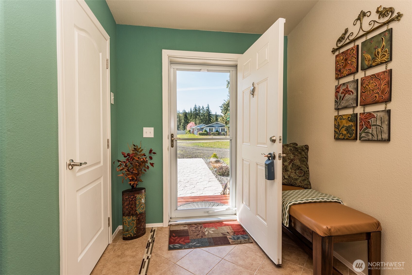 25 Michelle Lane Sequim, WA 98382 - Photo 7 of 38 a bathroom with a toilet and a shower