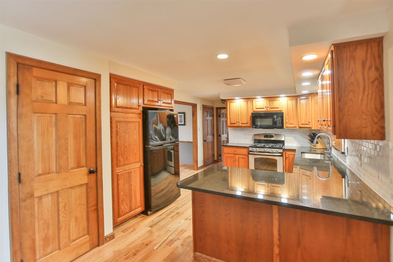 56 Winnicut Road North Hampton, NH 03862 - Photo 14 of 40
