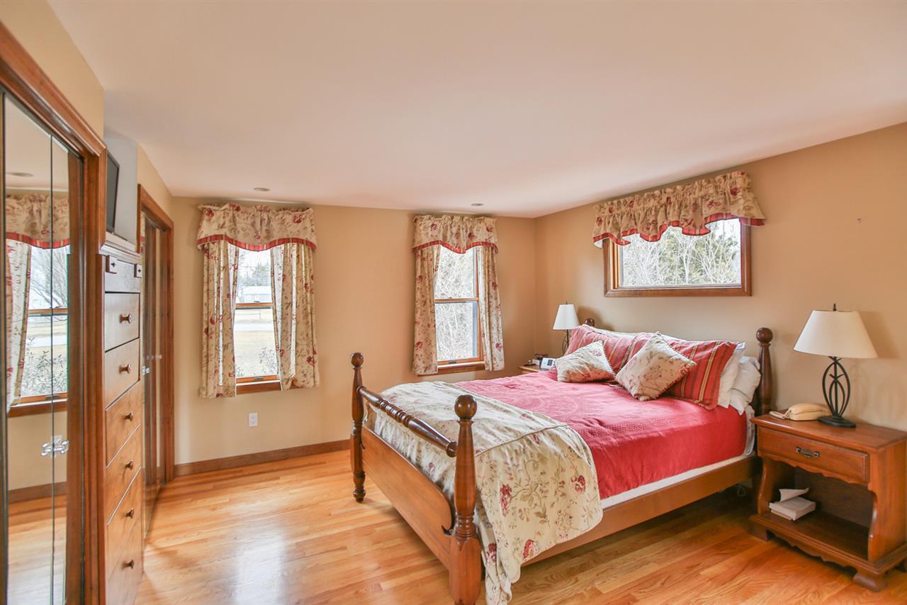 56 Winnicut Road North Hampton, NH 03862 - Photo 25 of 40