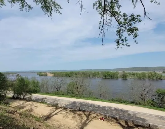 $139,900 | 905 Mississippi Lane, Brownsville, MN 55919