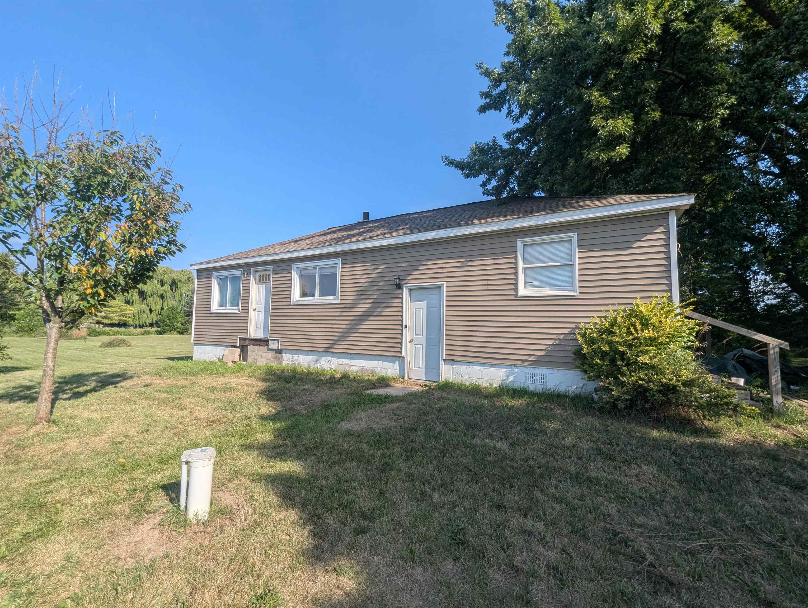 2801 Adams Road Sterling, MI 48659 - Photo 3 of 25