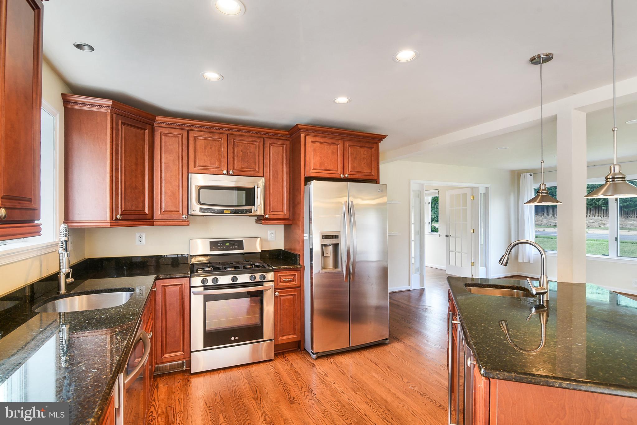 3200 North Glebe Road Arlington, VA 22207 - Photo 5 of 22 Kitchen