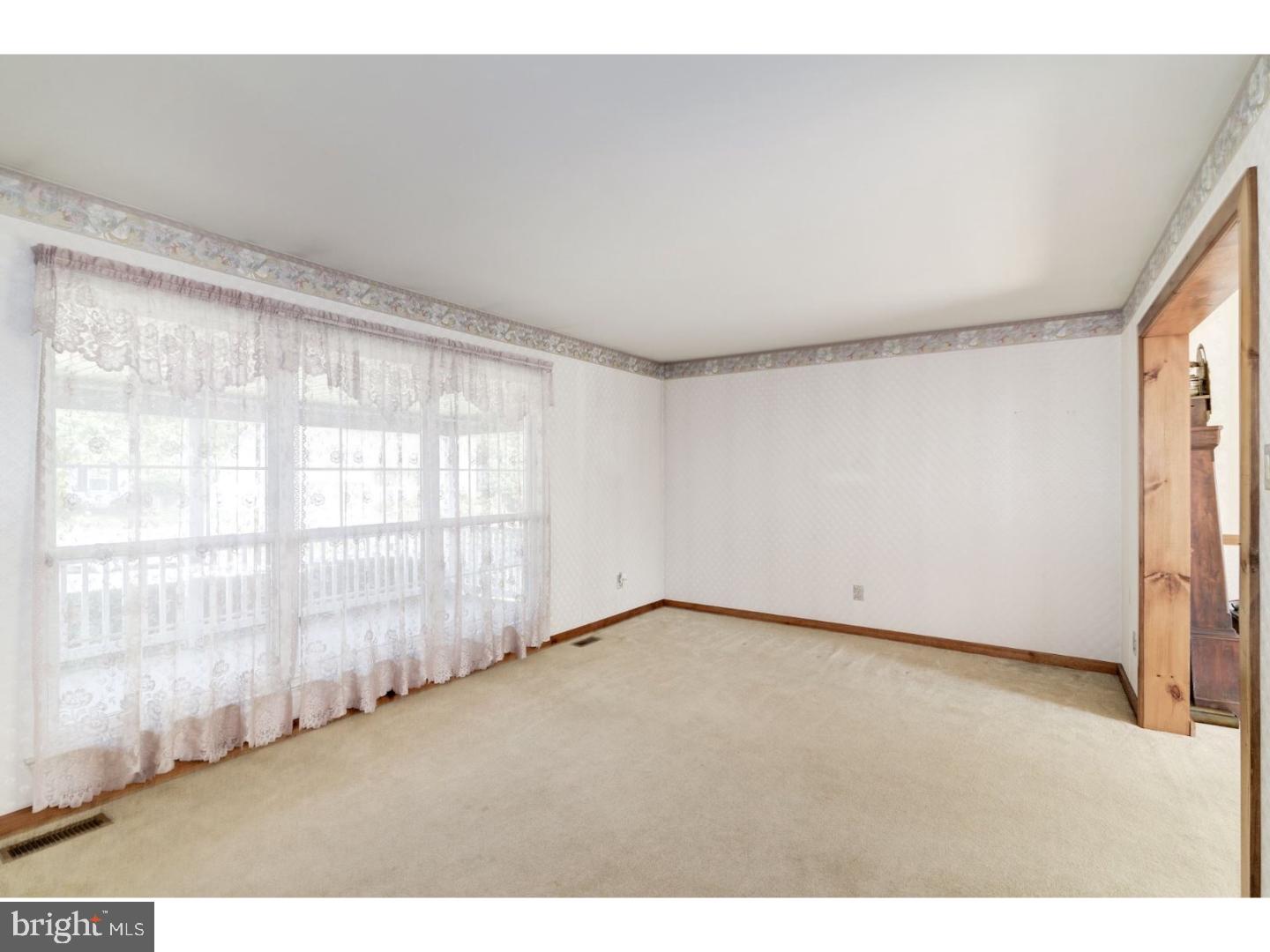 9 Crisfield Road Sicklerville, NJ 08081 - Photo 8 of 23 Gallery Image 8