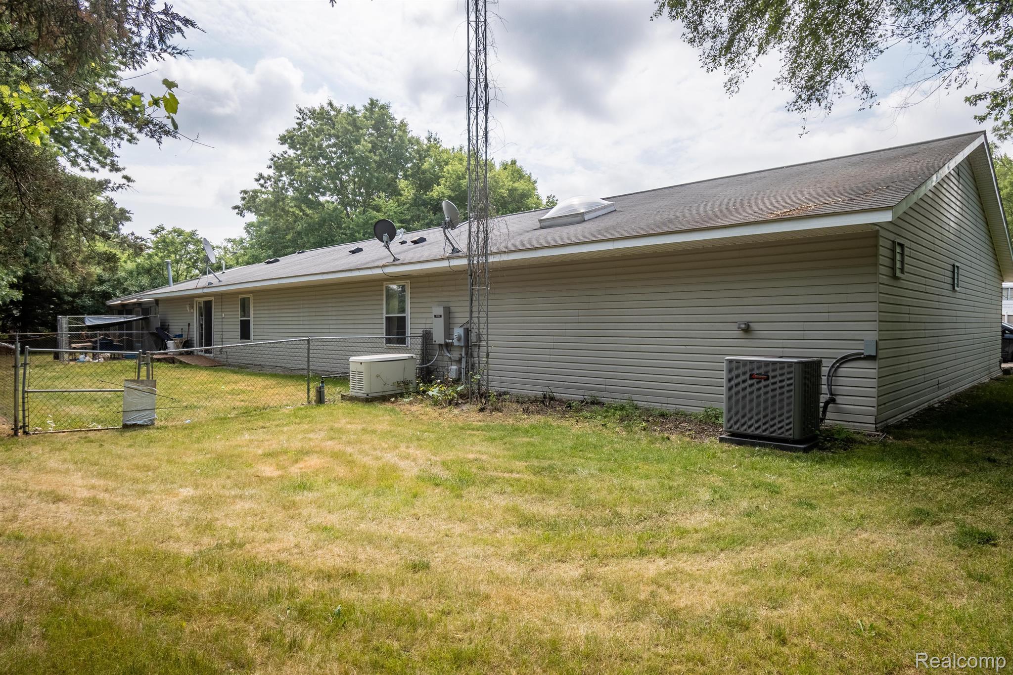 4254 Highland Road Highland, MI 48357 - Photo 2 of 38
