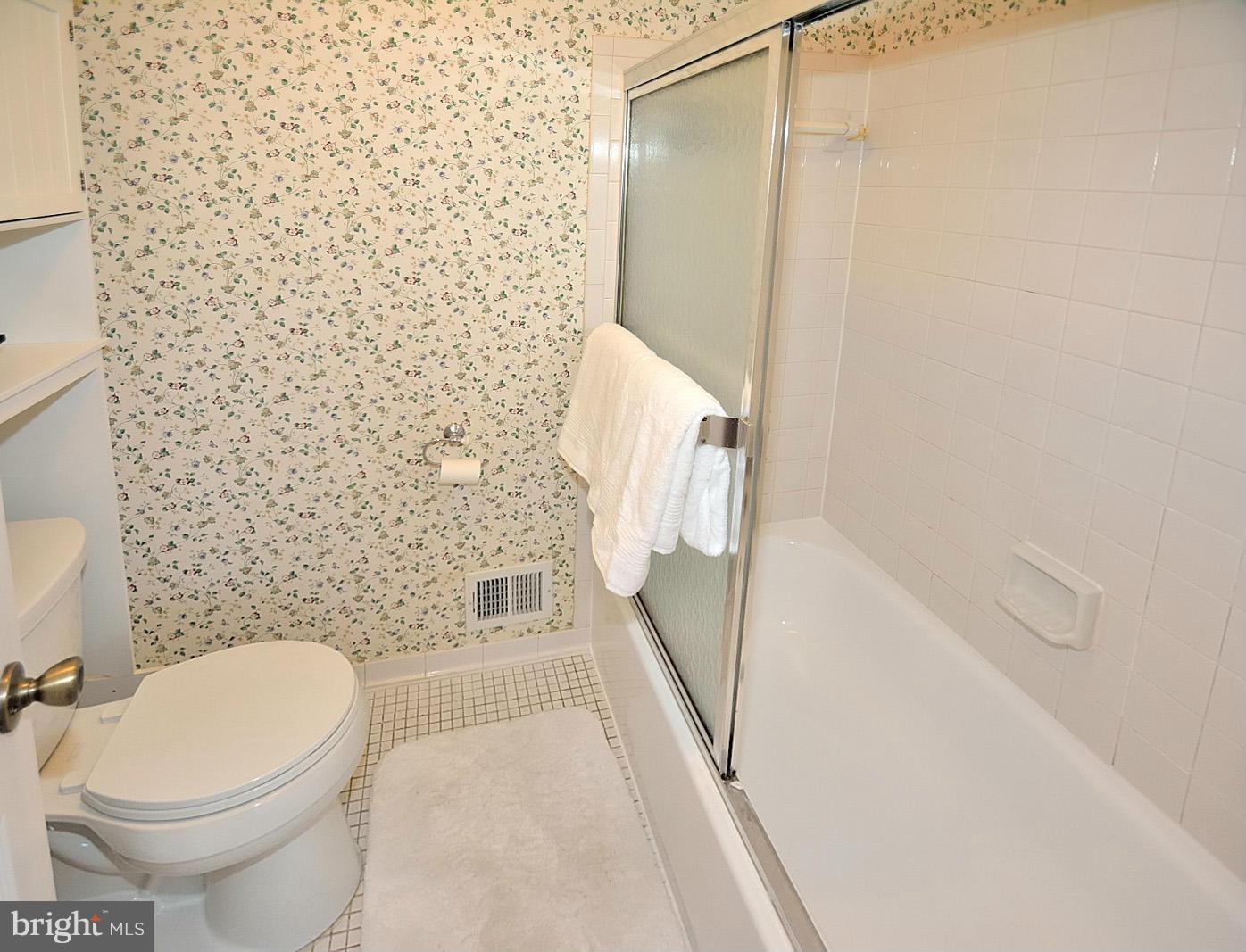 7929 Forest Path Way Springfield, VA 22153 - Photo 14 of 26 Bath (Master)