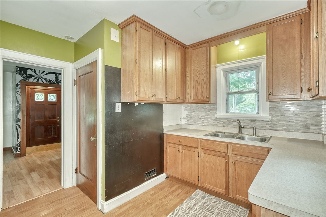 362 Embury Road Penfield, NY 14625 - Photo 16 of 44 KITCHEN