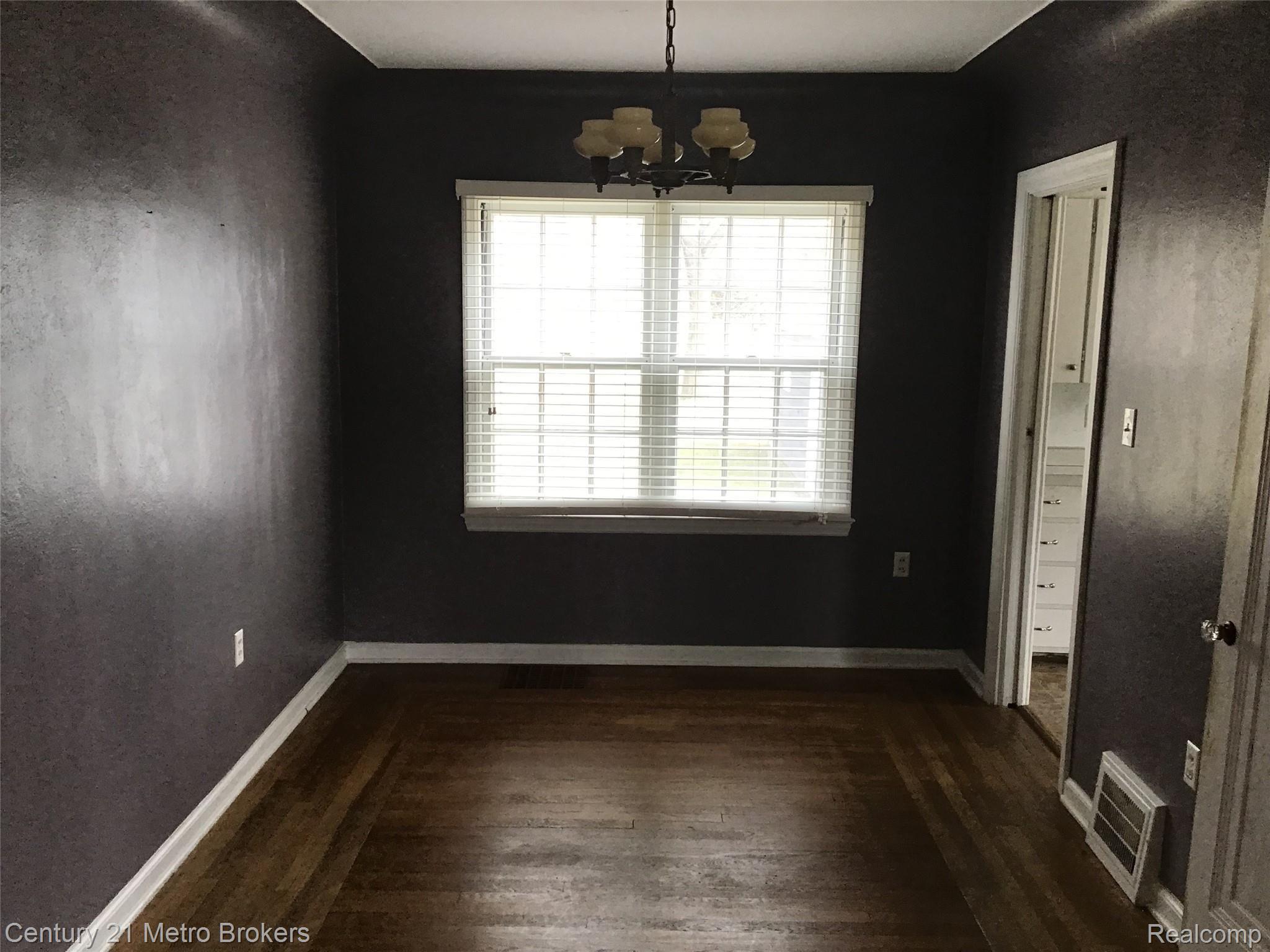 3040 Covert Road Flint, MI 48506 - Photo 8 of 25 Dining Room