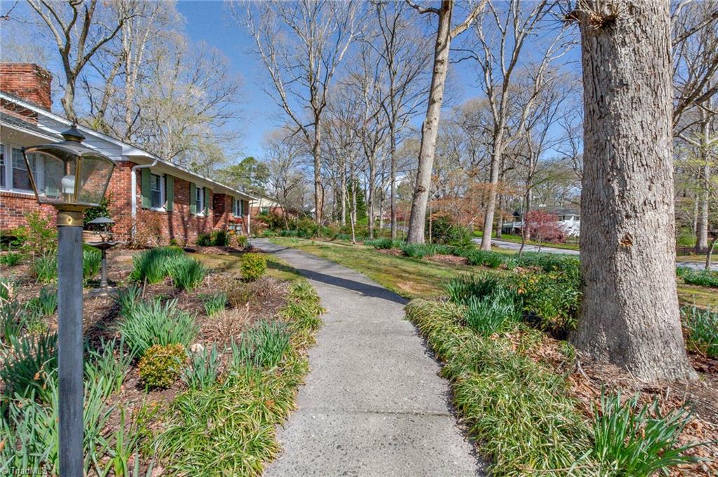 718 Longbow Road Winston-Salem, NC 27104 - Photo 3 of 46 Gallery Image 3