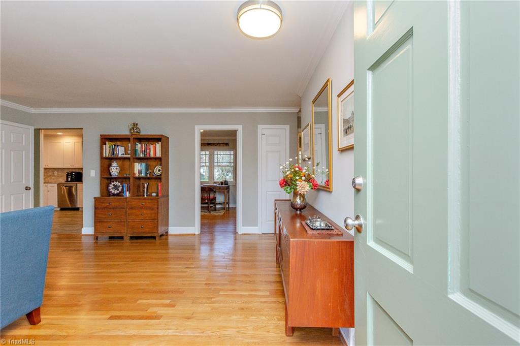 718 Longbow Road Winston-Salem, NC 27104 - Photo 5 of 46 Gallery Image 5