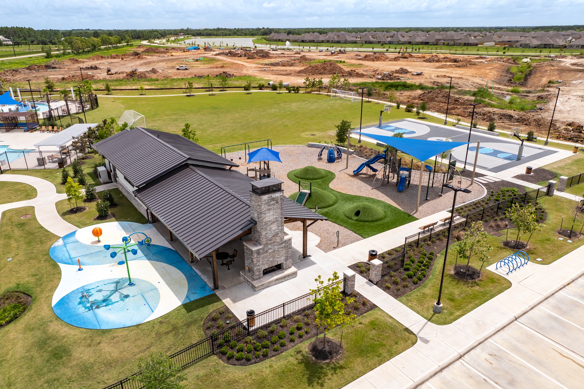 1301 Scarlet Mountain Drive Rosharon, TX 77583 - Photo 40 of 43 an aerial view of a house with outdoor seating