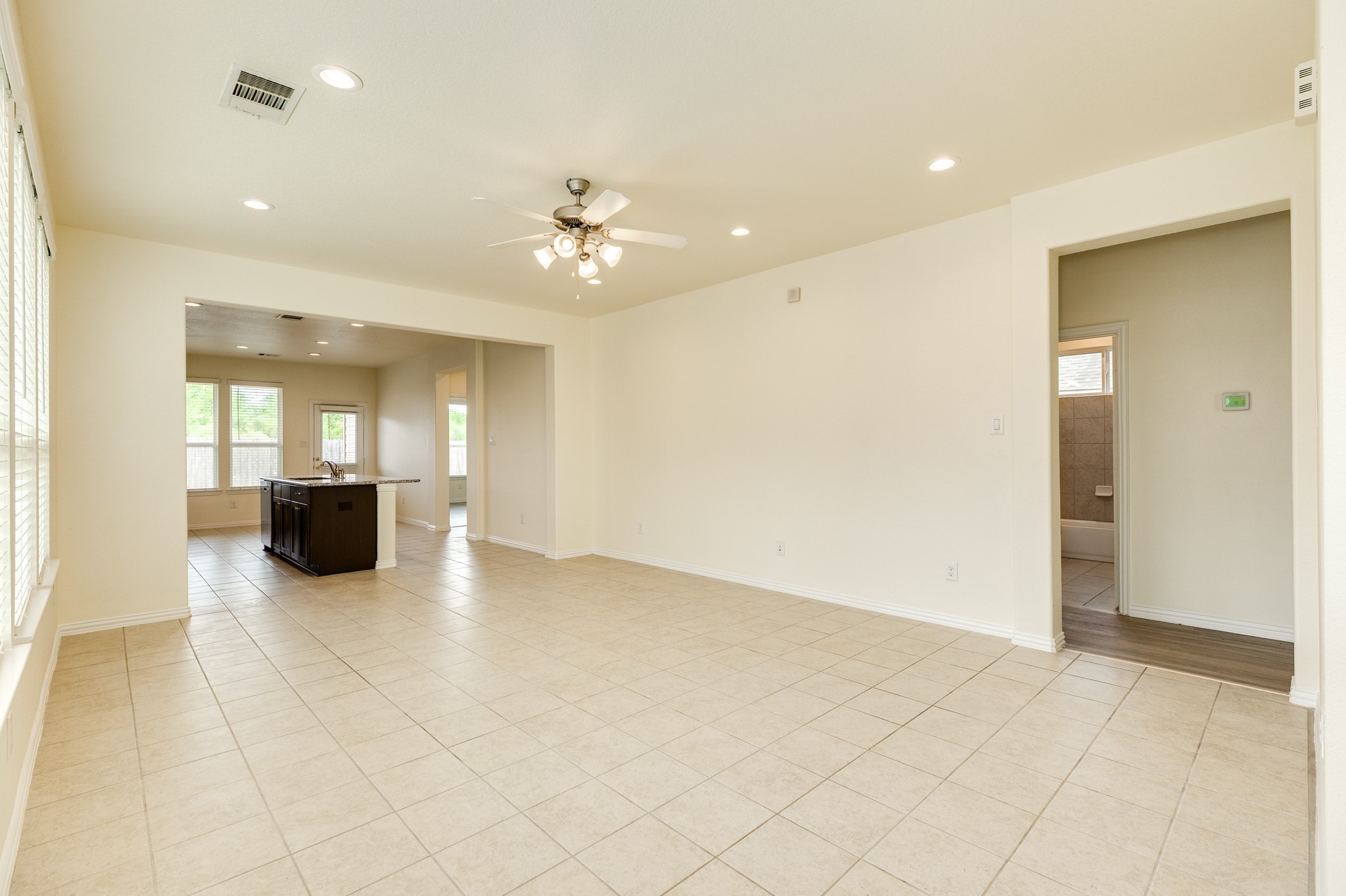 1301 Scarlet Mountain Drive Rosharon, TX 77583 - Photo 7 of 43