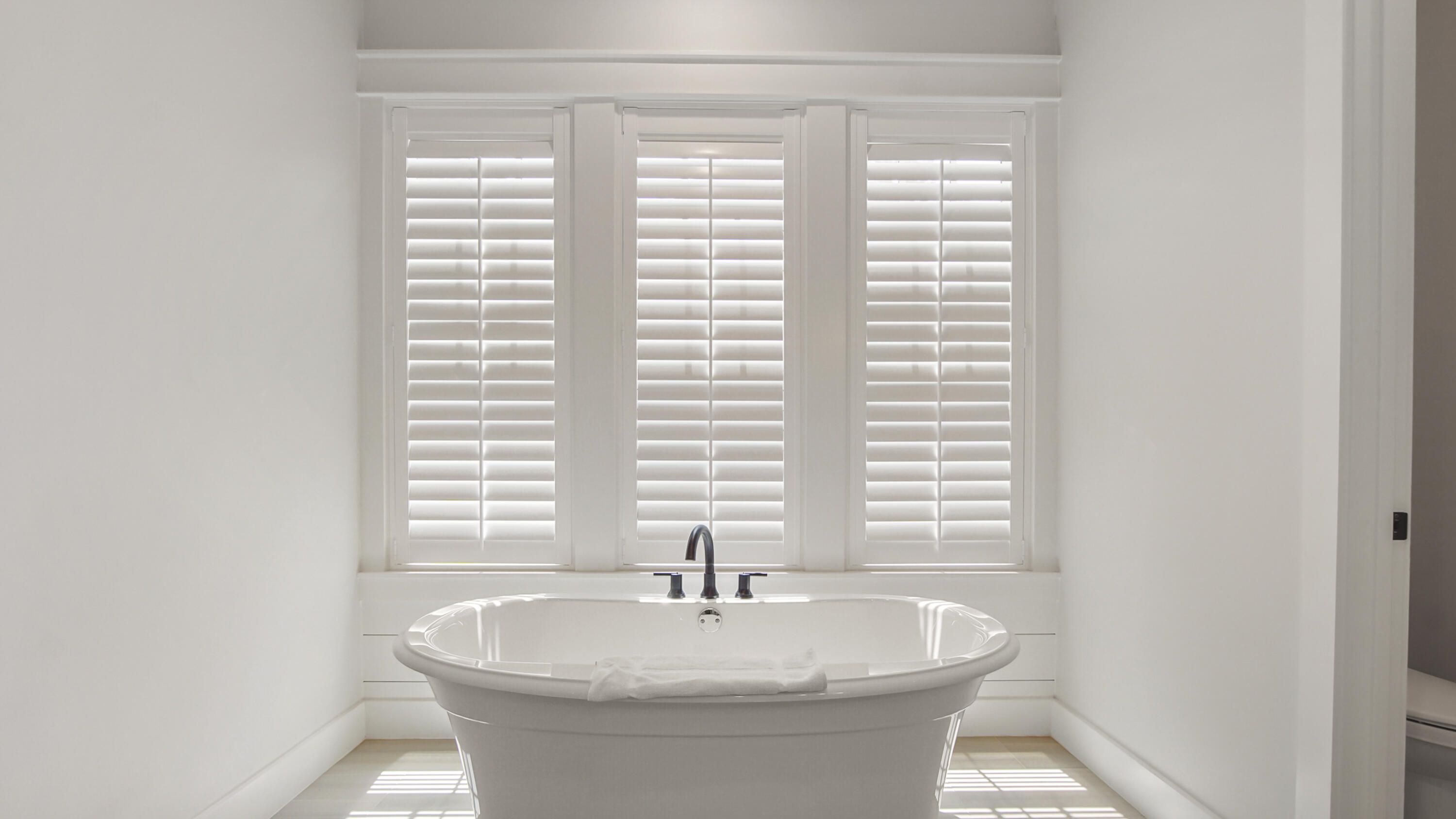 51 Okeechobee West Santa Rosa Beach, FL 32459 - Photo 32 of 78 a bathroom with a sink and bathtub