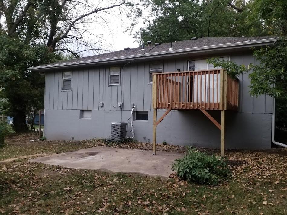 218 Southwest 19 Street Oak Grove, MO 64075 - Photo 2 of 10