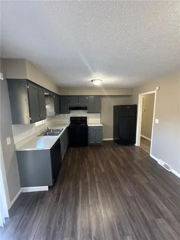 $1,600 | 218 Southwest 19 Street, Oak Grove, MO 64075