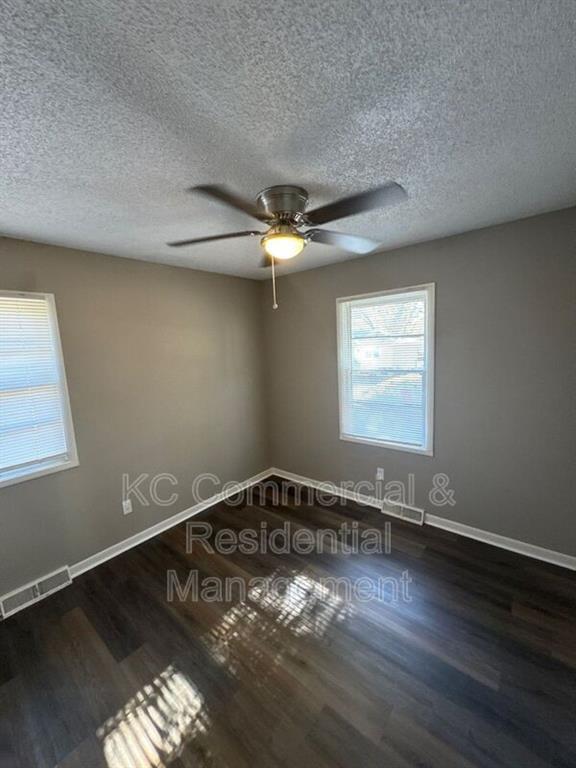 218 Southwest 19 Street Oak Grove, MO 64075 - Photo 8 of 12