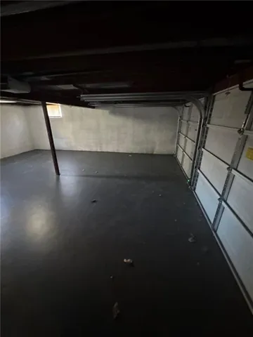 $1,600 | 218 Southwest 19 Street, Oak Grove, MO 64075