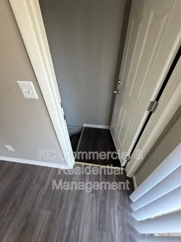 $1,600 | 218 Southwest 19 Street, Oak Grove, MO 64075