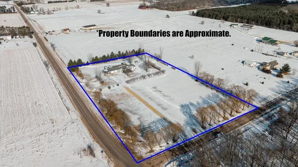 $325,000 | W388 Albany K, Mondovi, WI 54755