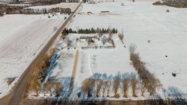 $325,000 | W388 Albany K, Mondovi, WI 54755