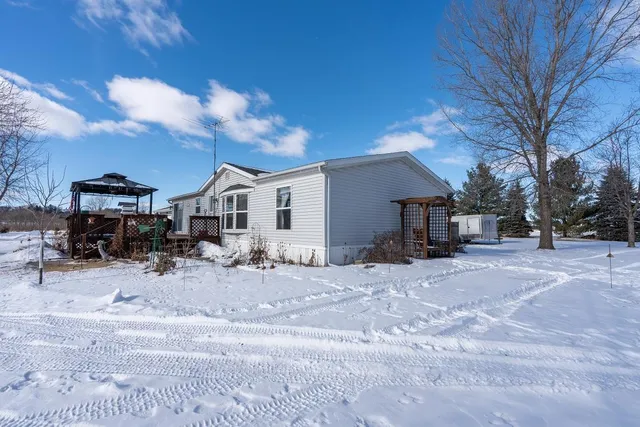 $325,000 | W388 Albany K, Mondovi, WI 54755
