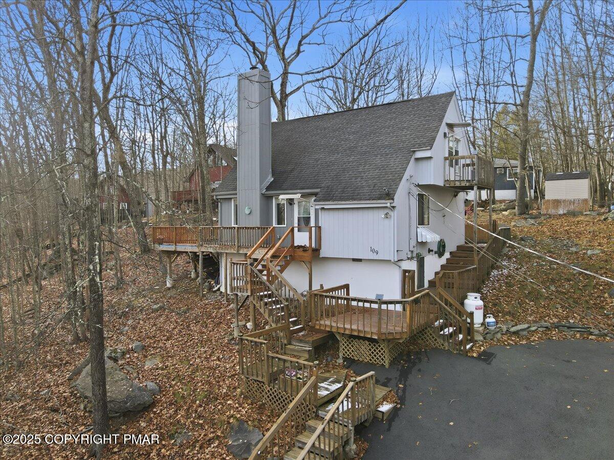 109 Saunders Drive Bushkill, PA 18324 - Photo 4 of 76 001-001_Photo Dec 01 2025, 2 30 17 PM