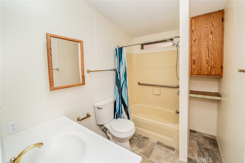 10200 Johnson Road, Unit 55 Phelan, CA 92371 - Photo 15 of 35