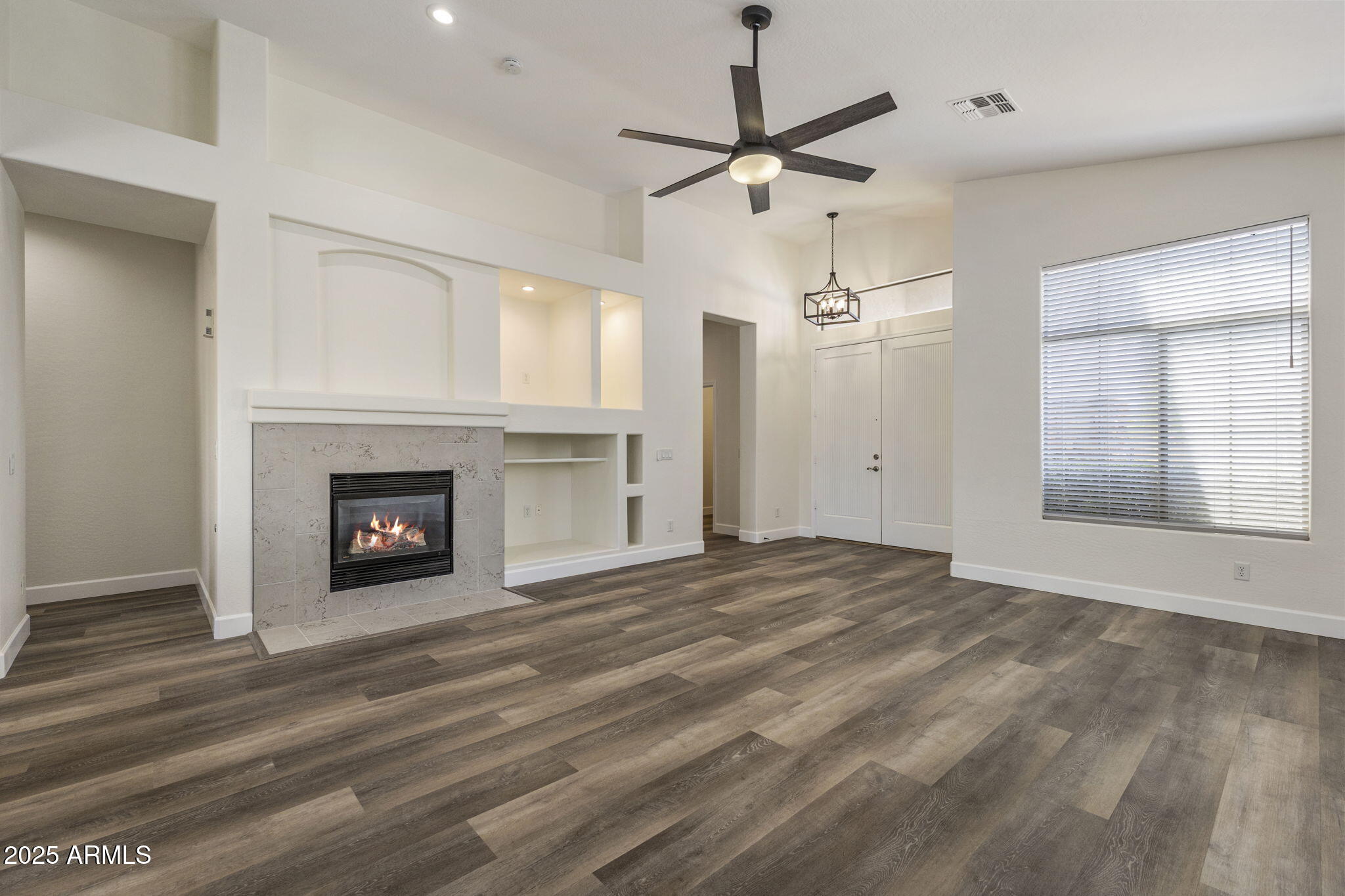 6602 West Rowel Road Phoenix, AZ 85083 - Photo 3 of 21 Great Room 2
