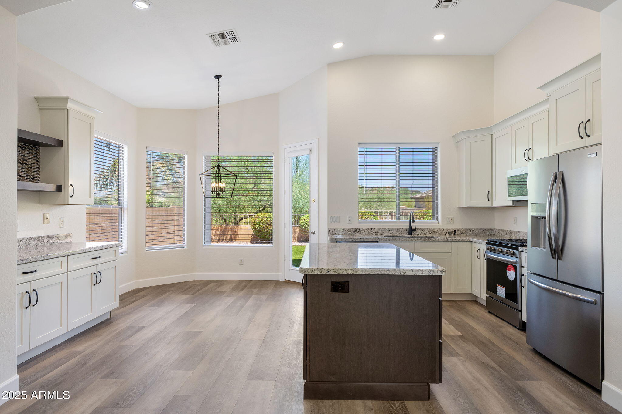 6602 West Rowel Road Phoenix, AZ 85083 - Photo 5 of 21 Kitchen / Dining