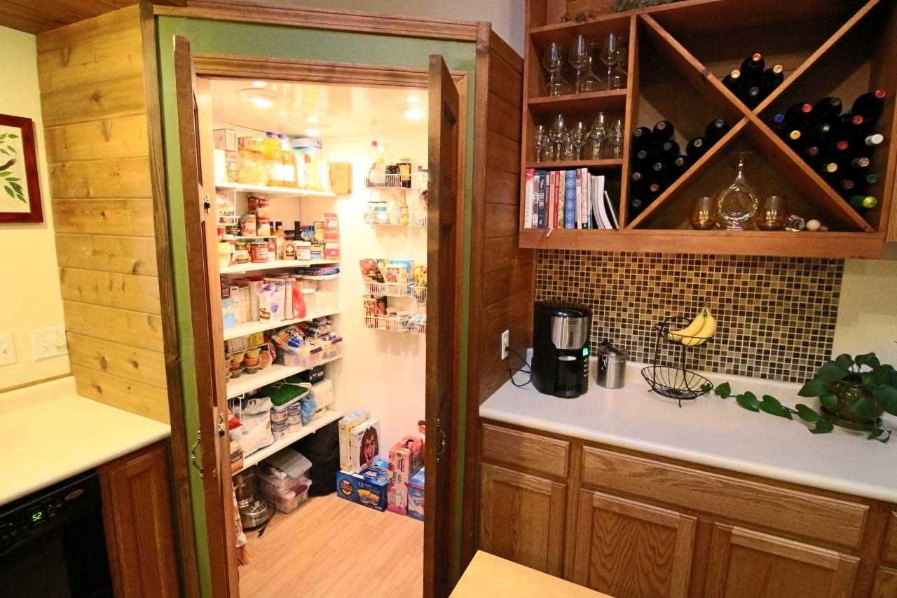 7113 Demerly Road Benzonia, MI 49616 - Photo 5 of 26 1790325-4.JPG