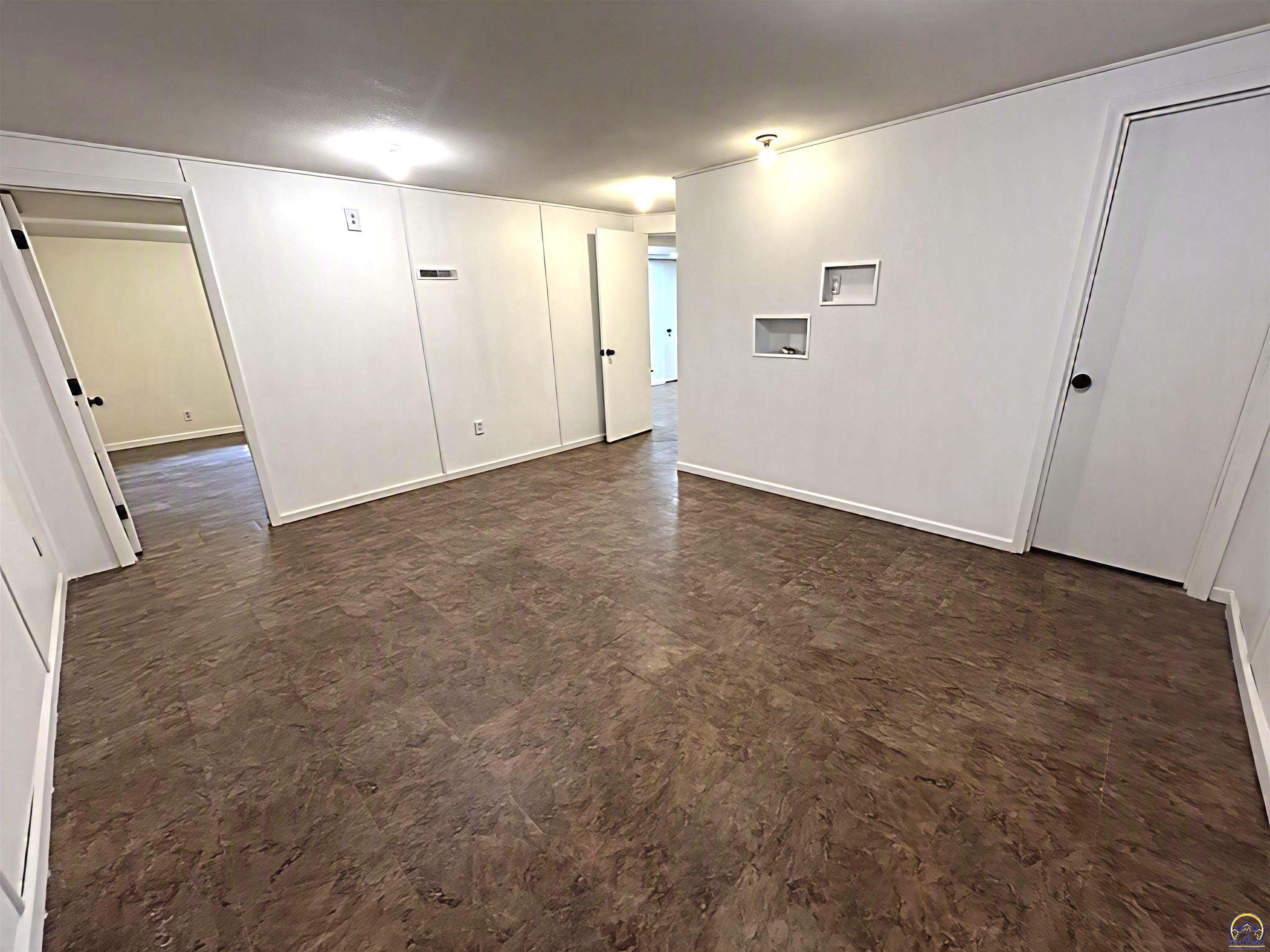 4209 Southwest 34th Street Topeka, KS 66614 - Photo 20 of 21