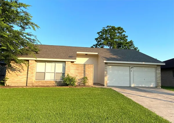 $2,100 | 2531 Bisontine Street, Friendswood, TX 77546