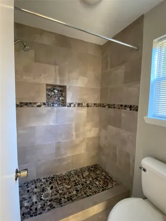 a close up view of tub