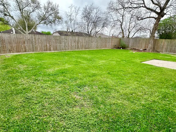 $2,100 | 2531 Bisontine Street, Friendswood, TX 77546