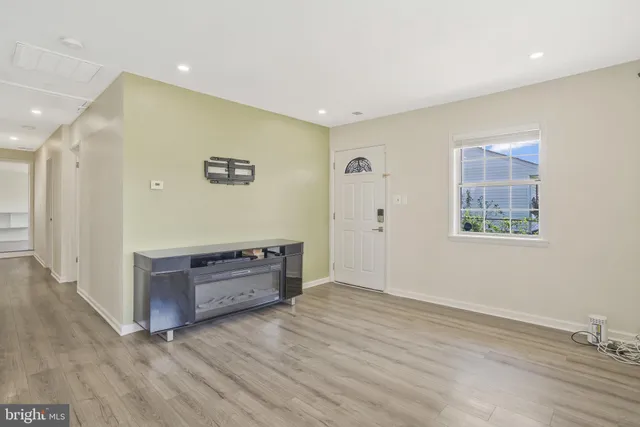 $2,900 | 728 Carson Avenue, Oxon Hill, MD 20745