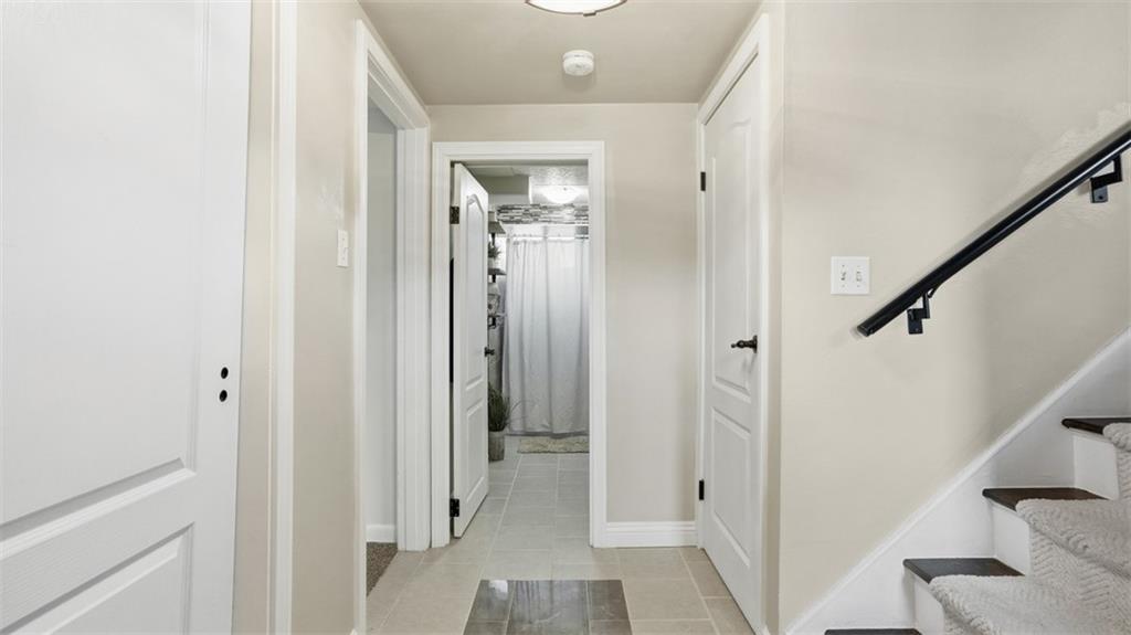 453 Amherst Avenue Coraopolis, PA 15108 - Photo 6 of 48